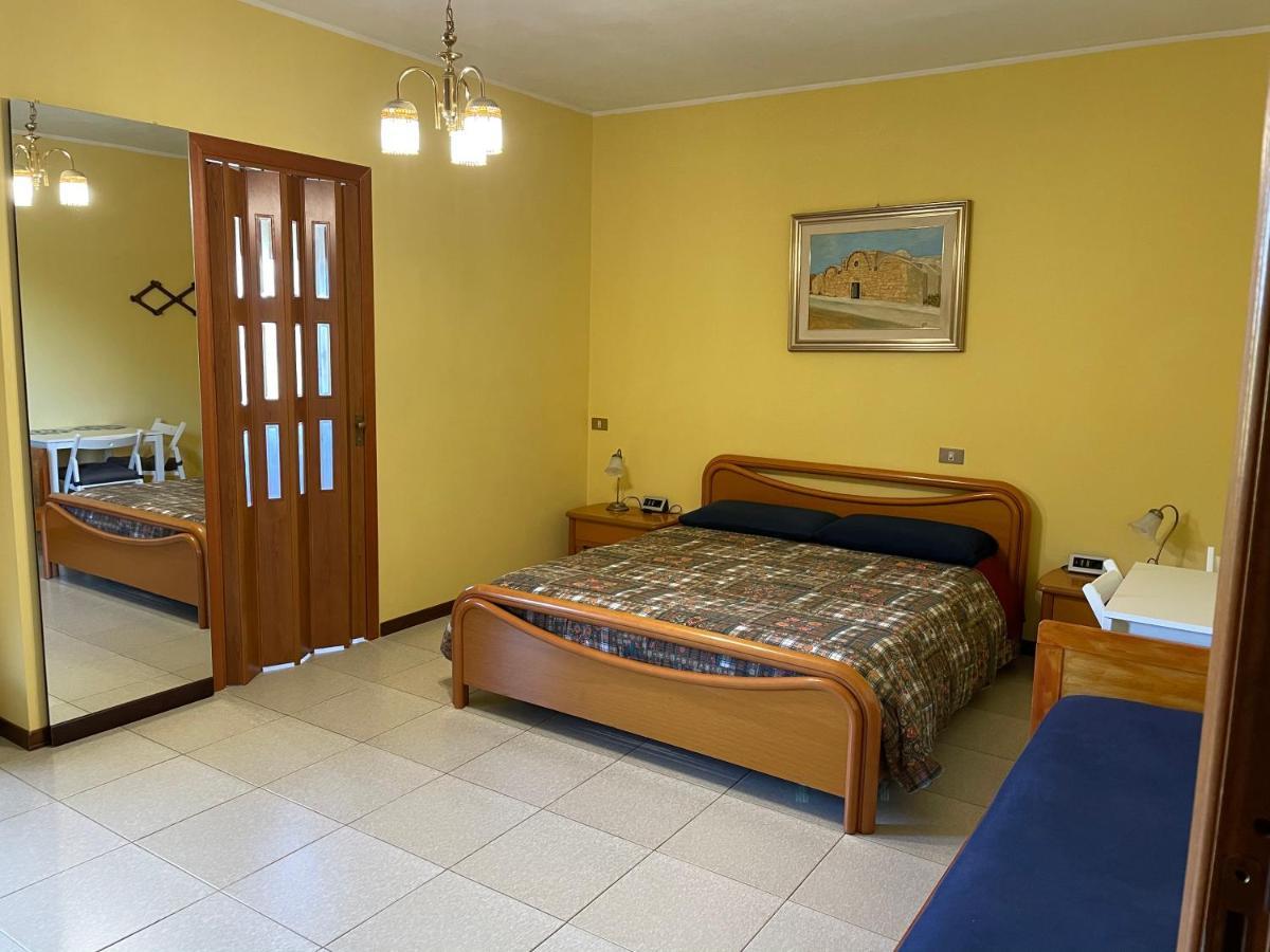 B&B Su Fassoi Santa Giusta Eksteriør billede